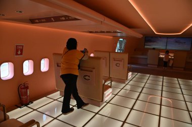 Melaka, Malezya - 19 Şubat 2024: Coach Airways Airplane 'in Hava Görüntüsü