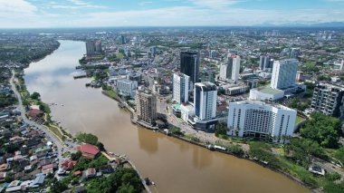 Kuching, Malezya - 9 Mayıs 2024: Galery, Emporium ve Saradise Ticaret Merkezlerinin Havadan Görünümü