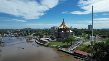 Kuching, Malezya - 9 Mayıs 2024: Galery, Emporium ve Saradise Ticaret Merkezlerinin Havadan Görünümü