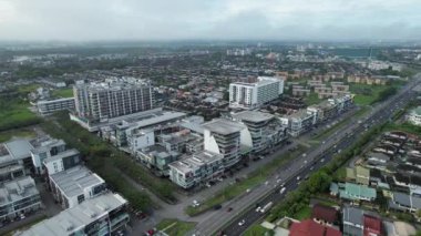 Kuching, Malezya - 9 Mayıs 2024: Galery, Emporium ve Saradise Ticaret Merkezlerinin Havadan Görünümü