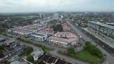 Kuching, Malezya - 9 Mayıs 2024: Galery, Emporium ve Saradise Ticaret Merkezlerinin Havadan Görünümü