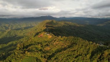 Kinabalu Dağı Ulusal Parkı 'nın Hava Görüntüsü, Sabah
