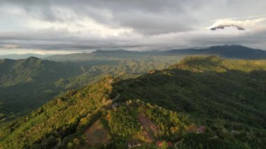 Kinabalu Dağı Ulusal Parkı 'nın Hava Görüntüsü, Sabah