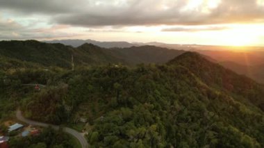 Kinabalu Dağı Ulusal Parkı 'nın Hava Görüntüsü, Sabah
