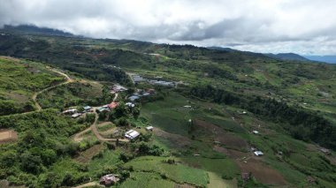 Kundasang, Malezya - 28 Mayıs 2024: Sosodikon Tepesi Kundasang Sabah Hava Görüntüsü