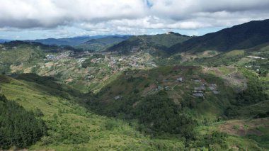 Kundasang, Malezya - 28 Mayıs 2024: Sosodikon Tepesi Kundasang Sabah Hava Görüntüsü