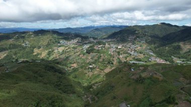 Kundasang, Malezya - 28 Mayıs 2024: Sosodikon Tepesi Kundasang Sabah Hava Görüntüsü