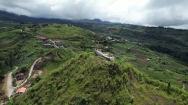 Kundasang, Malezya - 28 Mayıs 2024: Sosodikon Tepesi Kundasang Sabah Hava Görüntüsü
