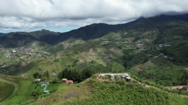 Kundasang, Malezya - 28 Mayıs 2024: Sosodikon Tepesi Kundasang Sabah Hava Görüntüsü