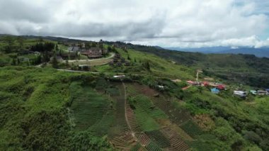 Kundasang, Malezya - 28 Mayıs 2024: Sosodikon Tepesi Kundasang Sabah Hava Görüntüsü