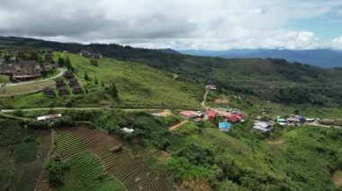 Kundasang, Malezya - 28 Mayıs 2024: Sosodikon Tepesi Kundasang Sabah Hava Görüntüsü