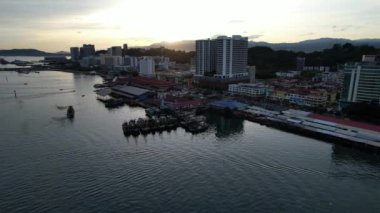 Kota Kinabalu, Malezya 30 Mayıs 2024: Kota Kinabalu Şehir Merkezi Rıhtımı