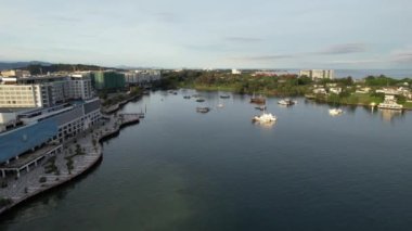 Kota Kinabalu, Malezya 30 Mayıs 2024: Kota Kinabalu Şehir Merkezi Rıhtımı