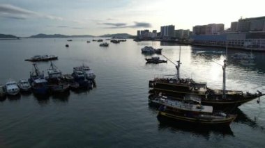 Kota Kinabalu, Malezya 30 Mayıs 2024: Kota Kinabalu Şehir Merkezi Rıhtımı