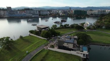 Kota Kinabalu, Malezya 30 Mayıs 2024: Kota Kinabalu Şehir Merkezi Rıhtımı