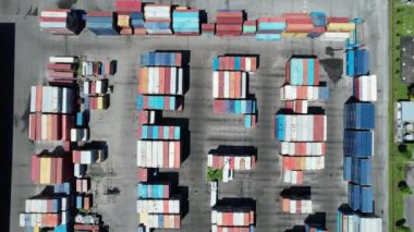 Kuching, Malezya - 5 Haziran 2024: Senari Limanı ve Bekleyen Terminal Limanı