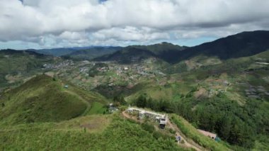 Kundasang, Malezya - 28 Mayıs 2024: Sosodikon Tepesi Kundasang Sabah Hava Görüntüsü