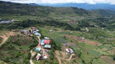Kundasang, Malezya - 28 Mayıs 2024: Sosodikon Tepesi Kundasang Sabah Hava Görüntüsü