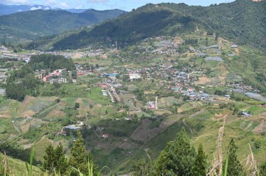 Kundasang, Malezya - 28 Mayıs 2024: Sosodikon Tepesi Kundasang Sabah Hava Görüntüsü