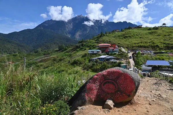 Kundasang, Malezya - 28 Mayıs 2024: Sosodikon Tepesi Kundasang Sabah Hava Görüntüsü