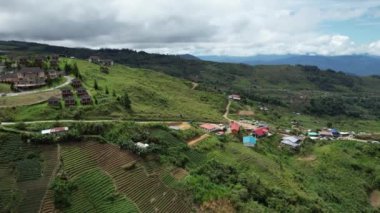 Kundasang, Malezya - 28 Mayıs 2024: Sosodikon Tepesi Kundasang Sabah Hava Görüntüsü