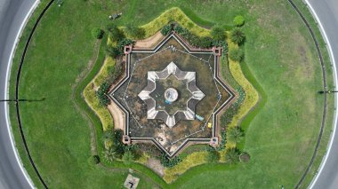 Kota Kinabalu, Malezya 30 Mayıs 2024: Kota Kinabalu 'nun Yüzen Camisi