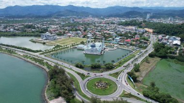 Kota Kinabalu, Malezya 30 Mayıs 2024: Kota Kinabalu 'nun Yüzen Camisi