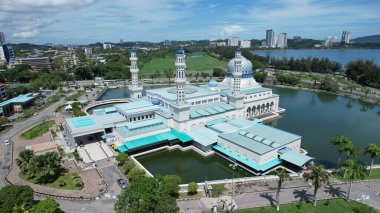 Kota Kinabalu, Malezya 30 Mayıs 2024: Kota Kinabalu 'nun Yüzen Camisi