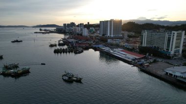 Kota Kinabalu, Malezya 30 Mayıs 2024: Kota Kinabalu Şehir Merkezi Rıhtımı