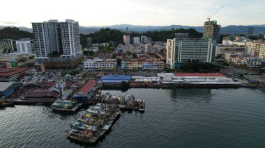 Kota Kinabalu, Malezya 30 Mayıs 2024: Kota Kinabalu Şehir Merkezi Rıhtımı