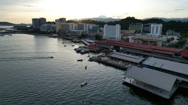 Kota Kinabalu, Malezya 30 Mayıs 2024: Kota Kinabalu Şehir Merkezi Rıhtımı