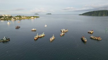 Kota Kinabalu, Malezya 30 Mayıs 2024: Kota Kinabalu Şehir Merkezi Rıhtımı