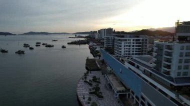 Kota Kinabalu, Malezya 30 Mayıs 2024: Kota Kinabalu Şehir Merkezi Rıhtımı