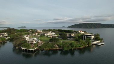 Kota Kinabalu, Malezya 30 Mayıs 2024: Kota Kinabalu Şehir Merkezi Rıhtımı