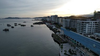 Kota Kinabalu, Malezya 30 Mayıs 2024: Kota Kinabalu Şehir Merkezi Rıhtımı