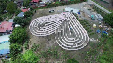 Kota Kinabalu, Malezya 30 Mayıs 2024: Kalp Şekli Labirent