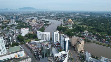 Kuching, Malezya - 21 Haziran 2024: Kuching City 'deki Landmark Binalarının Havadan Görünümü