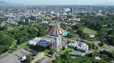 Kuching, Malezya - 21 Haziran 2024: Kuching City 'deki Landmark Binalarının Havadan Görünümü