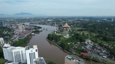 Kuching, Malezya - 21 Haziran 2024: Kuching City 'deki Landmark Binalarının Havadan Görünümü