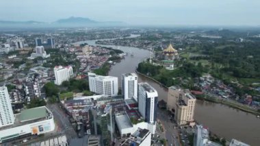 Kuching, Malezya - 21 Haziran 2024: Kuching City 'deki Landmark Binalarının Havadan Görünümü