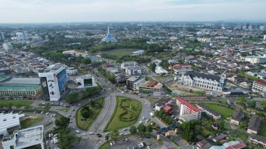 Kuching, Malezya - 21 Haziran 2024: Kuching City 'deki Landmark Binalarının Havadan Görünümü