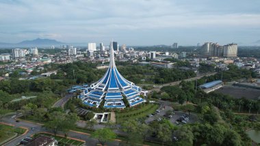 Kuching, Malezya - 21 Haziran 2024: Kuching City 'deki Landmark Binalarının Havadan Görünümü