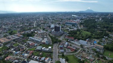 Kuching, Malezya - 21 Haziran 2024: Kuching City 'deki Landmark Binalarının Havadan Görünümü
