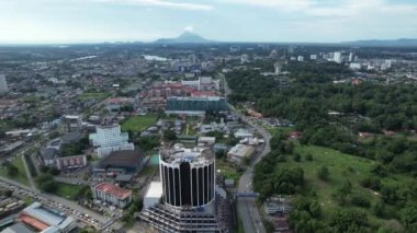 Kuching, Malezya - 21 Haziran 2024: Kuching City 'deki Landmark Binalarının Havadan Görünümü