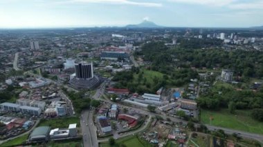 Kuching, Malezya - 21 Haziran 2024: Kuching City 'deki Landmark Binalarının Havadan Görünümü