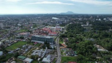 Kuching, Malezya - 21 Haziran 2024: Kuching City 'deki Landmark Binalarının Havadan Görünümü