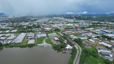 Kuching, Malezya - Temmuz 12024: İkiz Kuleli Isthmus, Barrage ve Borneo Kongre Merkezi Kuching