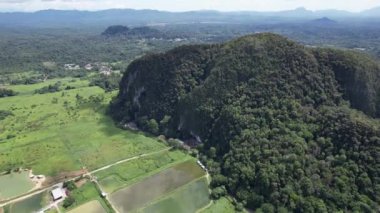 Bau, Sarawak, Borneo, Malezya Peri Mağarası ve Rüzgar Mağarası