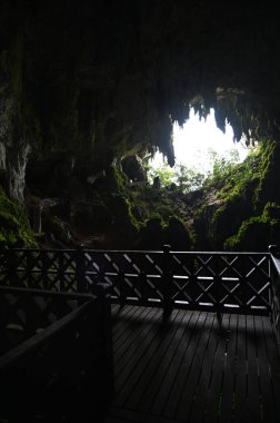 Bau, Sarawak, Borneo, Malezya Peri Mağarası ve Rüzgar Mağarası