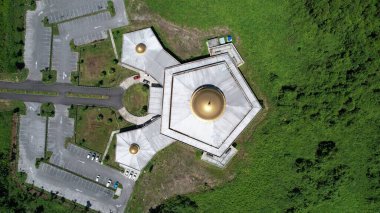 Pentagon Şekilli Cami ve Pentagon Çevreleyen Yollar